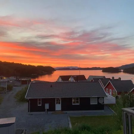 Nyaraló Exclusive Fjordside Villa With Swimming Pool, Sauna, Jacuzzi And Boat Hire Sveio
