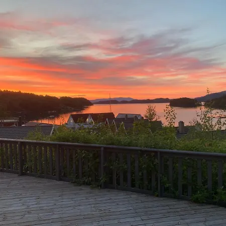 Exclusive Fjordside Villa With Swimming Pool, Sauna, Jacuzzi And Boat Hire