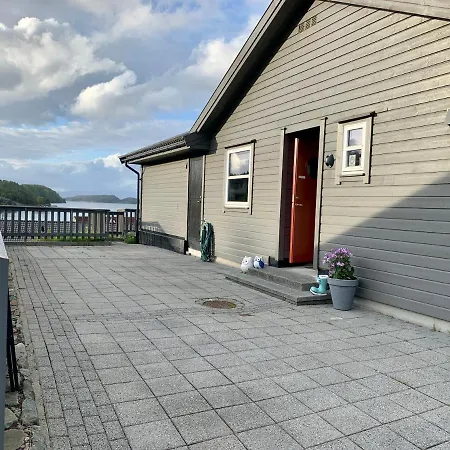 Exclusive Fjordside Villa With Swimming Pool, Sauna, Jacuzzi And Boat Hire Nyaraló