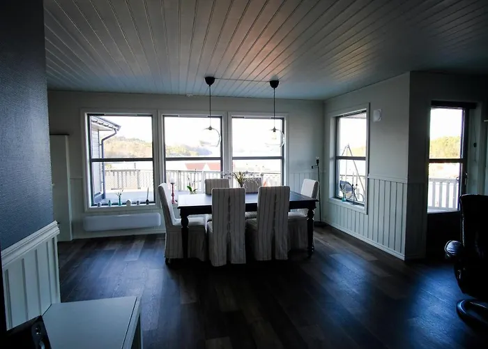 Exclusive Fjordside Villa With Swimming Pool, Sauna, Jacuzzi And Boat Hire *