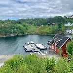 Exclusive Fjordside Villa With Swimming Pool, Sauna, Jacuzzi And Boat Hire *