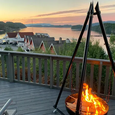 Exclusive Fjordside Villa With Swimming Pool, Sauna, Jacuzzi And Boat Hire * Sveio